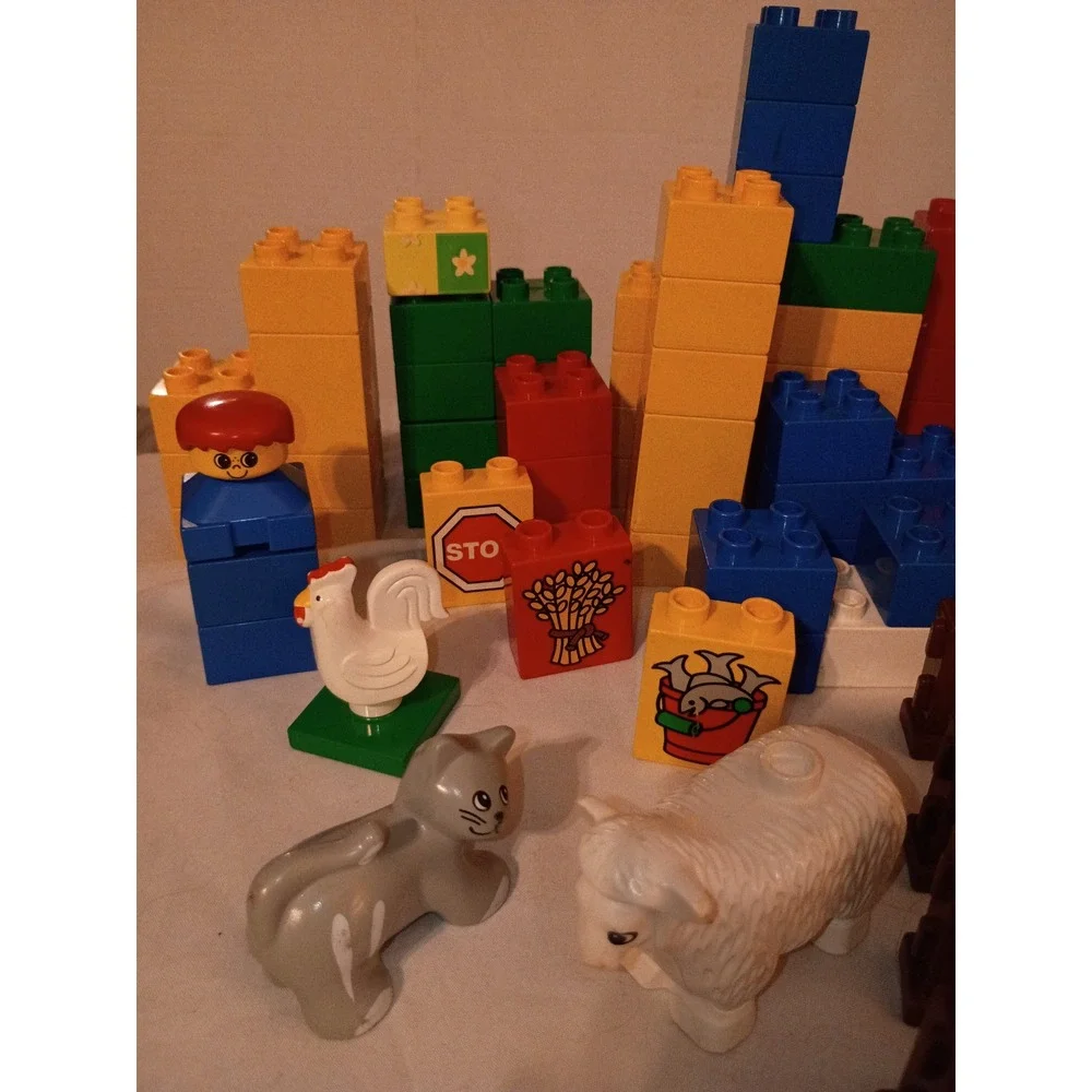 LEGO Duplo Farm Animals and Building Blocks Lot Sheep Cat Chicken Fences
